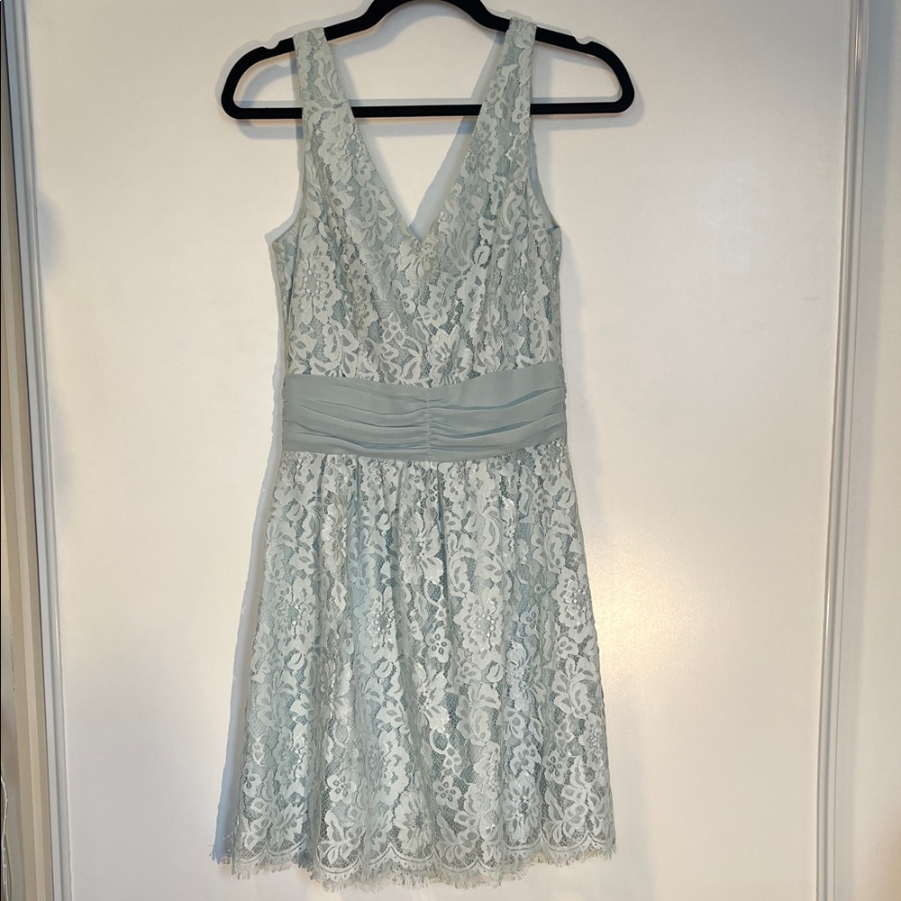 Chic Lace V-Neck Midi Dress in Light Blue